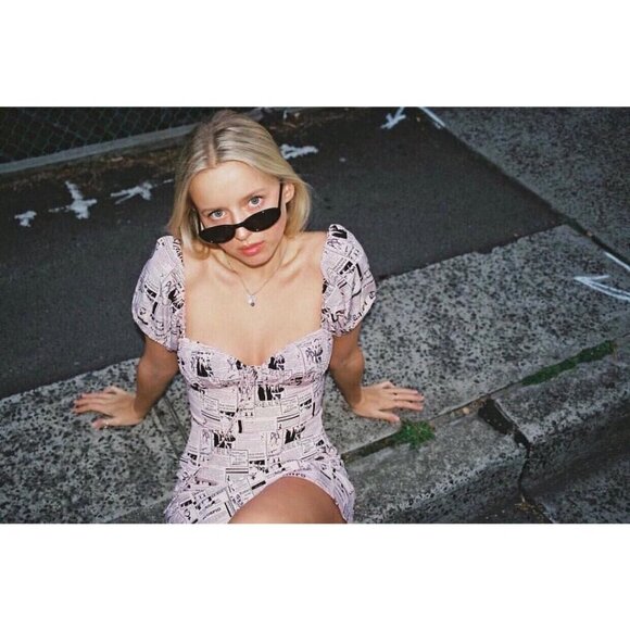 💕REALISATION PAR💕 Venus Babydoll Mini Dress ~ Pink Newspaper Print XS Y2K 90s - Picture 3 of 16